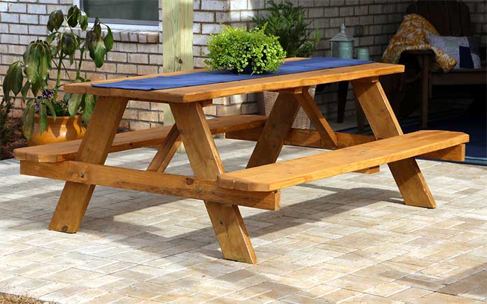 Mesa de picnic, construida de pino tratado a presión