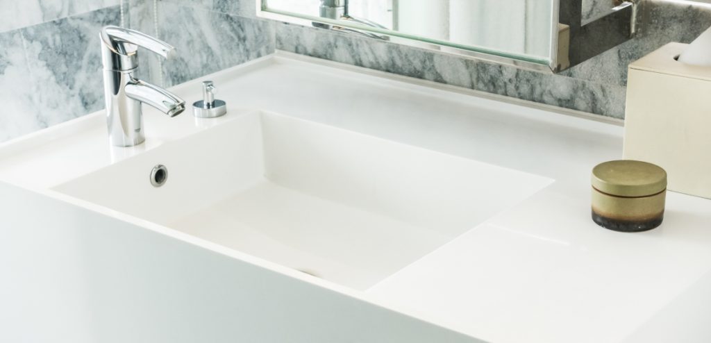 Ideas para renovar el baño, lavabo rectangular blanco.